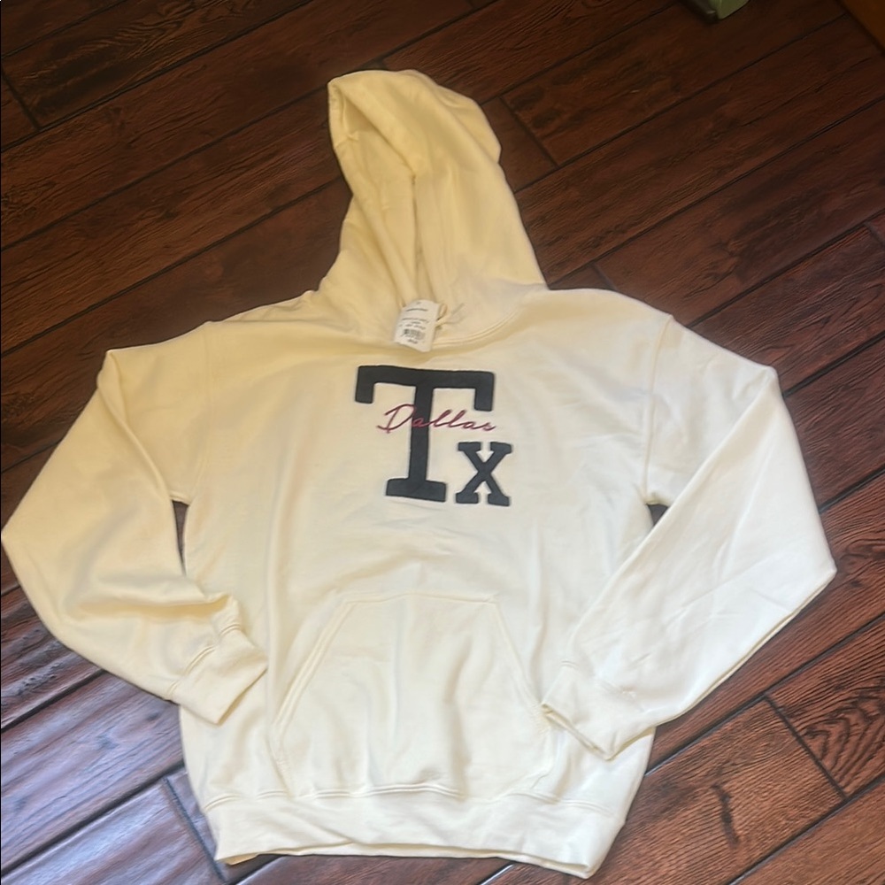 NWT Dallas, TX hoodie size small
